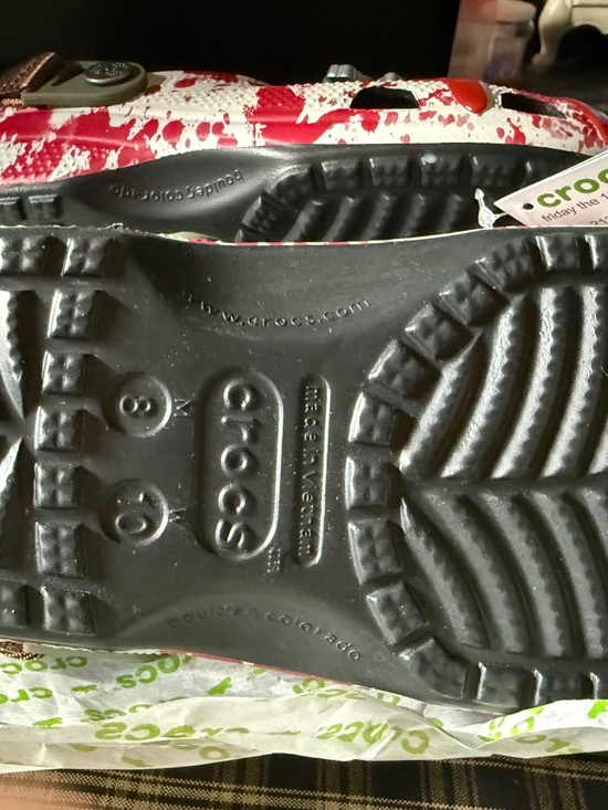 Friday the 13th crocs m8/w10 NIB never worn limited edition main image 13